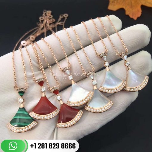 REF . 356452 DIVAS’ DREAM 18 kt rose gold necklace set with mother-of-pearl elements, a round brilliant-cut diamond and pavé diamonds (0.3 ct)