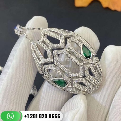 REF . 352752 Serpenti necklace in 18 kt white gold, set with emerald eyes and pavé diamonds both on the chain and the pendant.