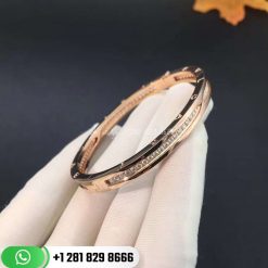 REF . 351399 B.zero1 bangle bracelet in 18 kt rose gold, set with pavé diamonds on the spiral.