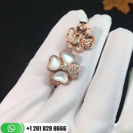 VCARO5BZ00 Cosmos medium model earrings, rose gold, white mother-of-pearl, round diamonds, two 0.29 ct round diamond centers; diamond quality DEF, IF to VVS.