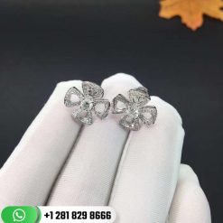 REF . 354502 Fiorever earrings in 18 kt white gold with two diamonds (0.20 ct each) and pavé diamonds (0.33 ct).