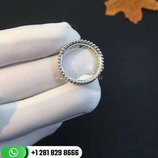VCARP4E200 Perlée diamonds ring, 1 row, white gold, round diamonds; diamond quality DEF, IF to VVS