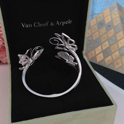 van-cleef-arpels-flying-butterfly-bracelet-white-gold-vcarc24900-custom-jewelry