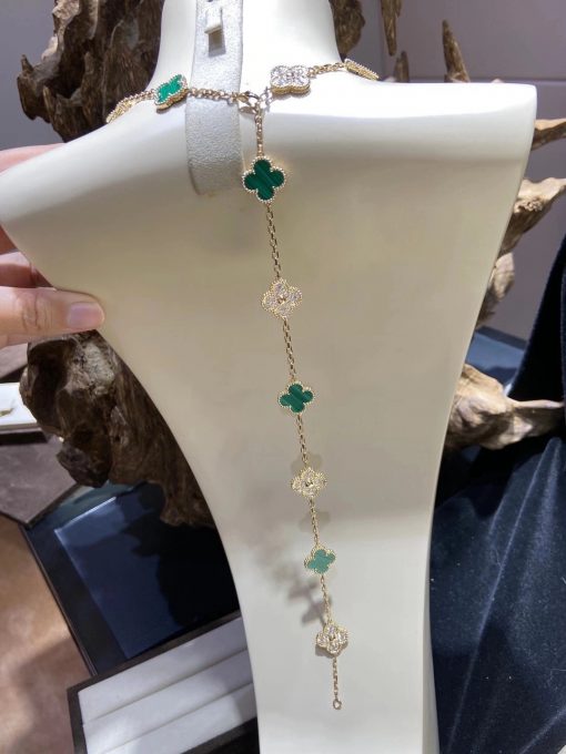 Van Cleef Arpels Vintage Alhambra Long Necklace, 20 Motifs Yellow gold, Diamond, Malachite VCARO7GP00