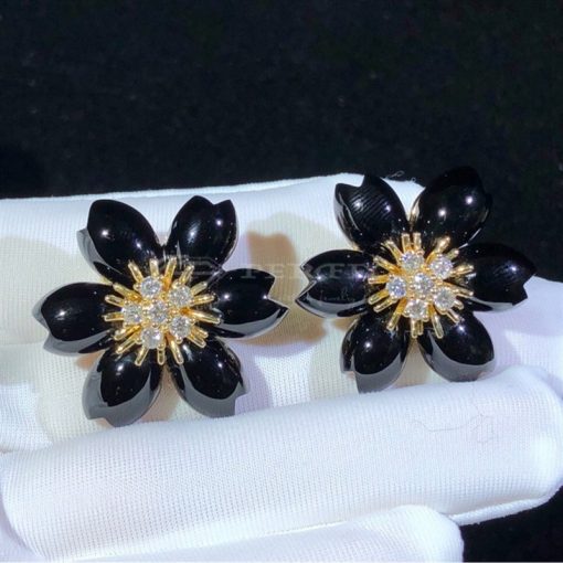 Van Cleef Arpels Rose De Noël Earrings, Small Model Yellow Gold, Diamond, Onyx VCARO9B200